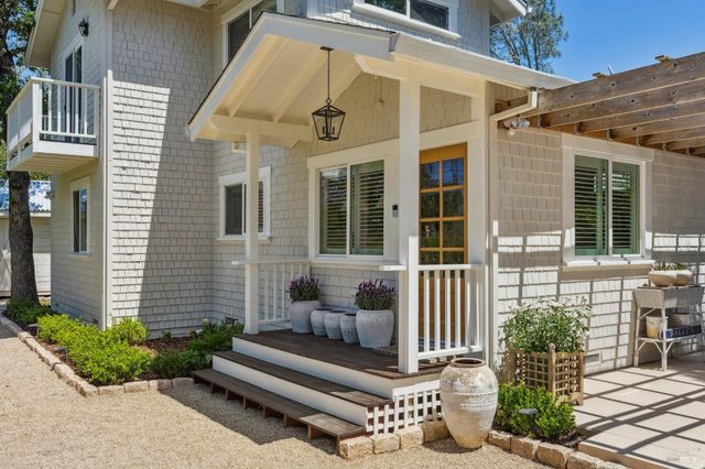 110 Viola Way, Angwin, CA 94508