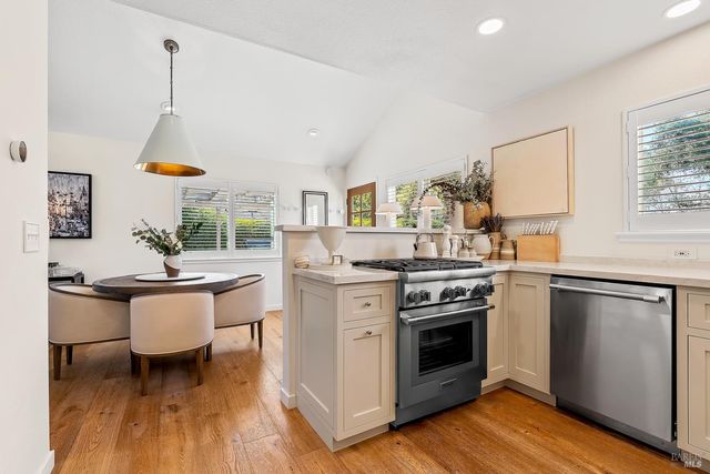 110 Viola Way, Angwin, CA 94508