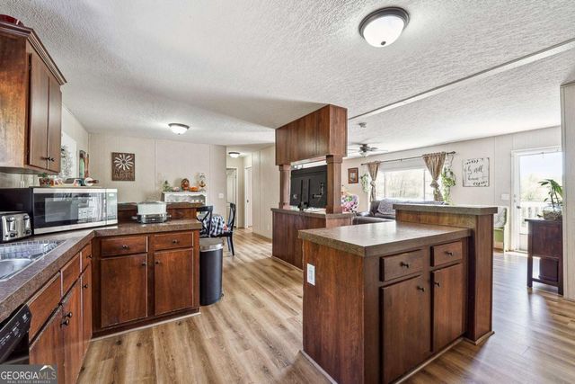 2496 Venture Drive, Gainesville, GA 30506