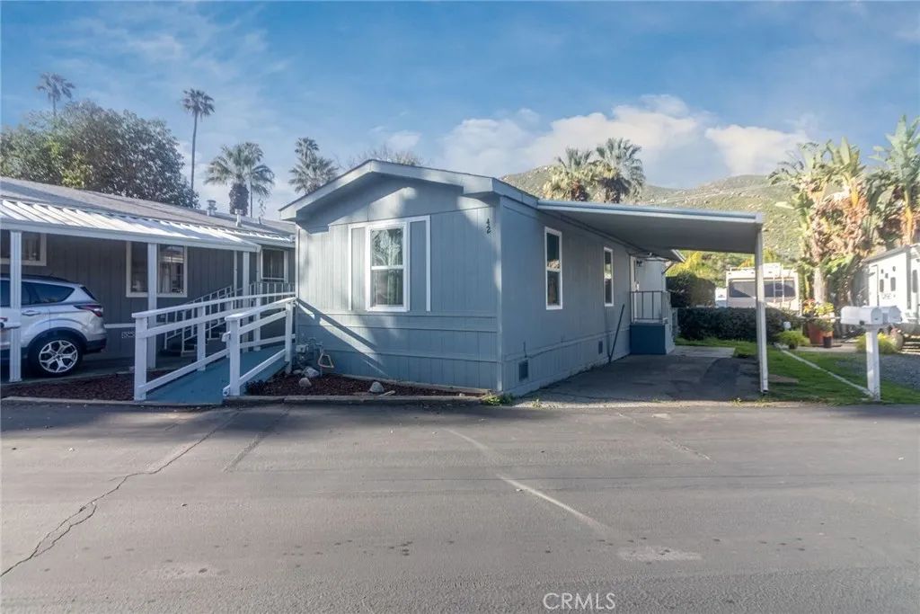 2751 Reche Canyon 42, Colton, CA 92324