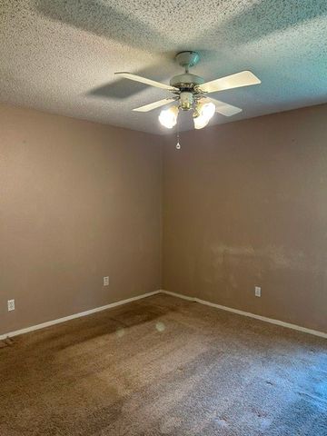 400 Woodlake Circle, Azle, TX 76020