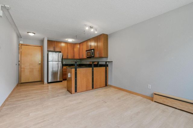 2530 1st Ave S 101, Minneapolis, MN 55404
