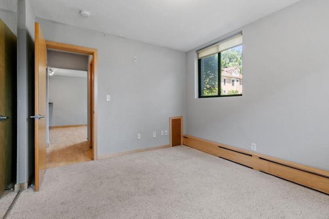 2530 1st Ave S 101, Minneapolis, MN 55404