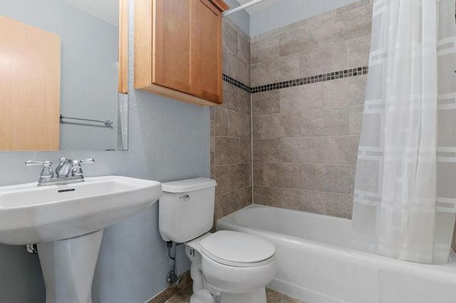 2530 1st Ave S 101, Minneapolis, MN 55404
