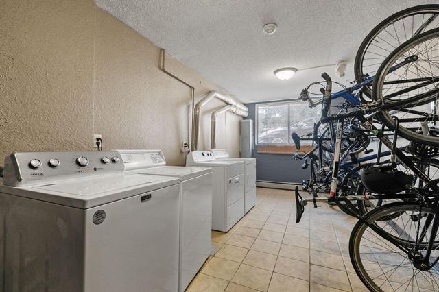 2530 1st Ave S 101, Minneapolis, MN 55404
