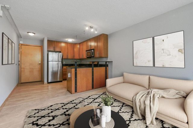 2530 1st Ave S 101, Minneapolis, MN 55404