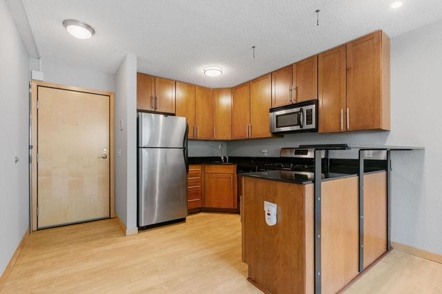 2530 1st Ave S 101, Minneapolis, MN 55404