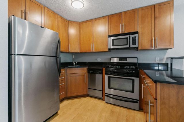 2530 1st Ave S 101, Minneapolis, MN 55404