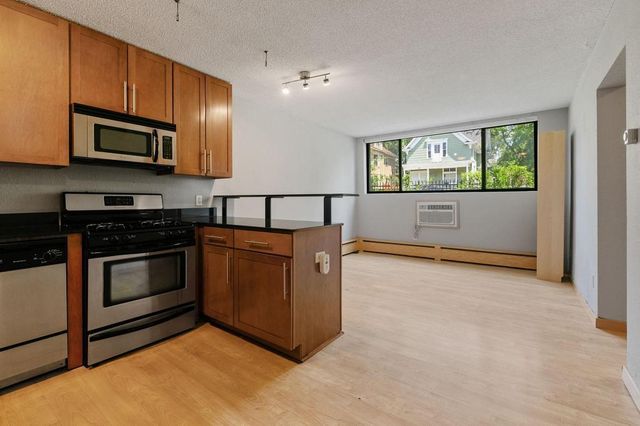 2530 1st Ave S 101, Minneapolis, MN 55404