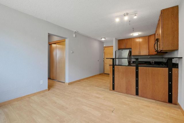 2530 1st Ave S 101, Minneapolis, MN 55404
