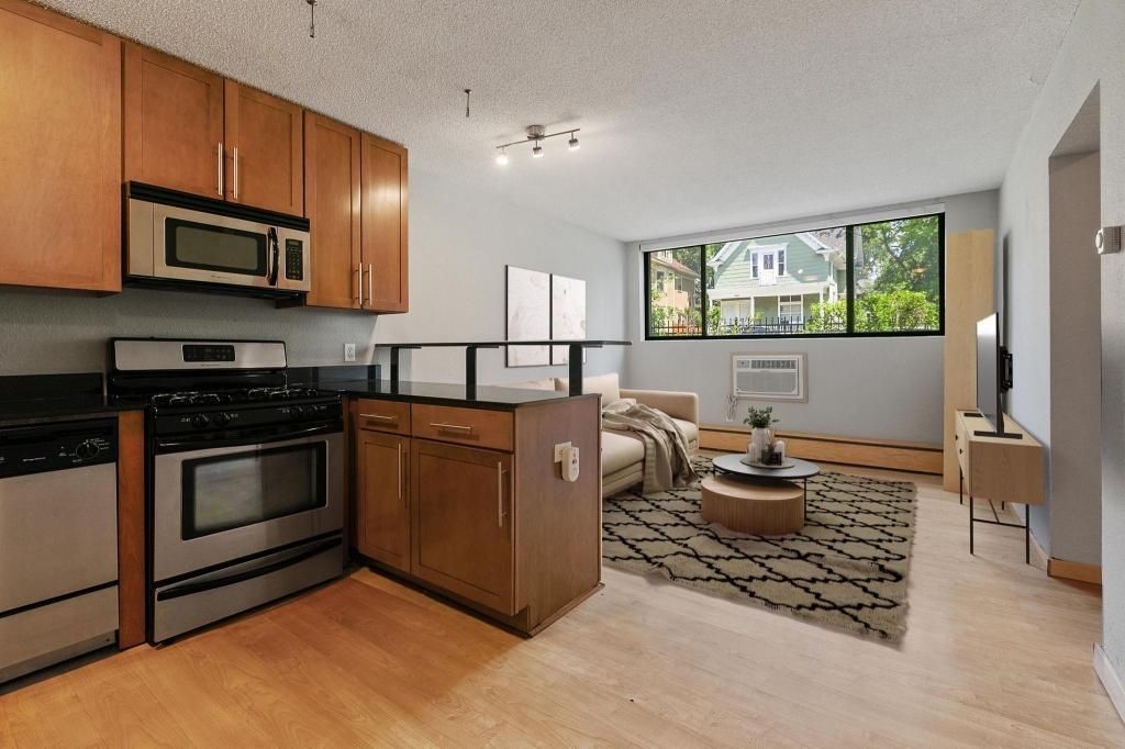 2530 1st Ave S 101, Minneapolis, MN 55404