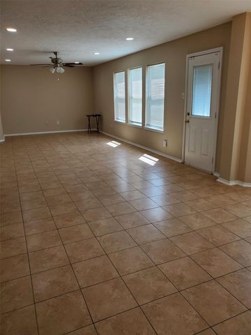16315 Lynn Crest Court, Houston, TX 77083