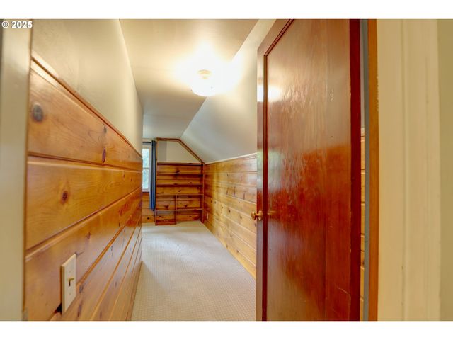 416 W 10TH St, The Dalles, OR 97058