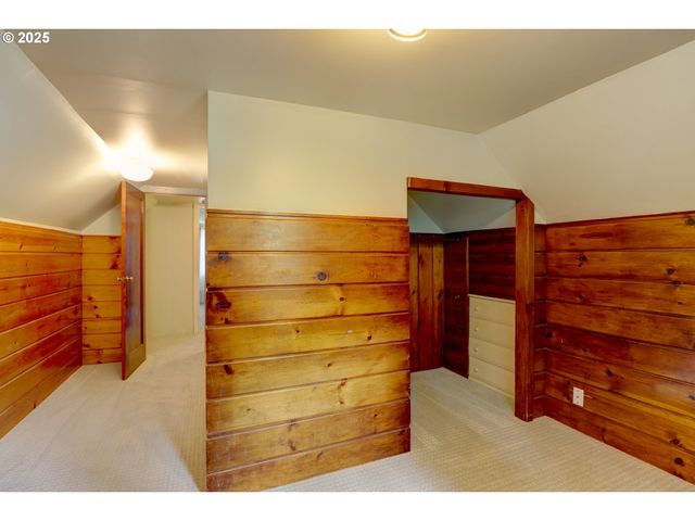 416 W 10TH St, The Dalles, OR 97058