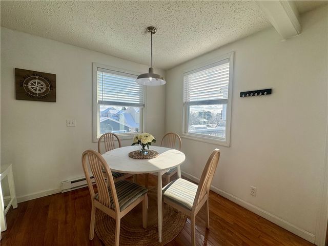 7 White Cap Road, Narragansett, RI 02882