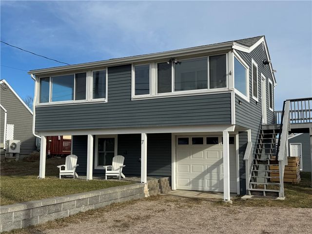 7 White Cap Road, Narragansett, RI 02882
