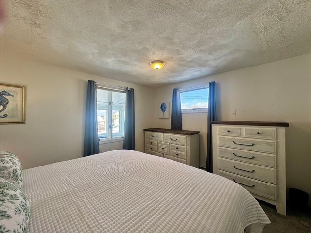 7 White Cap Road, Narragansett, RI 02882