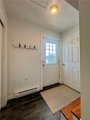 7 White Cap Road, Narragansett, RI 02882