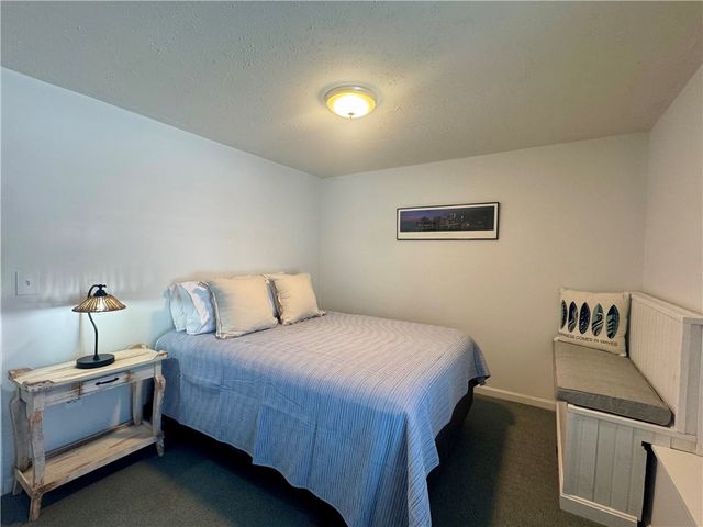 7 White Cap Road, Narragansett, RI 02882