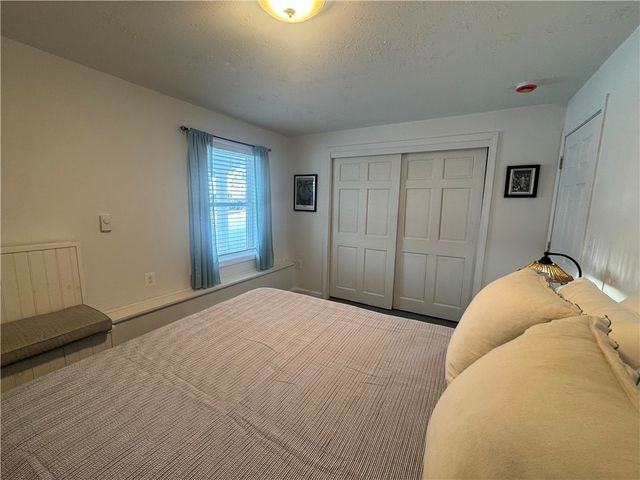 7 White Cap Road, Narragansett, RI 02882