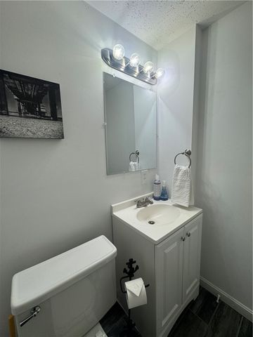 7 White Cap Road, Narragansett, RI 02882