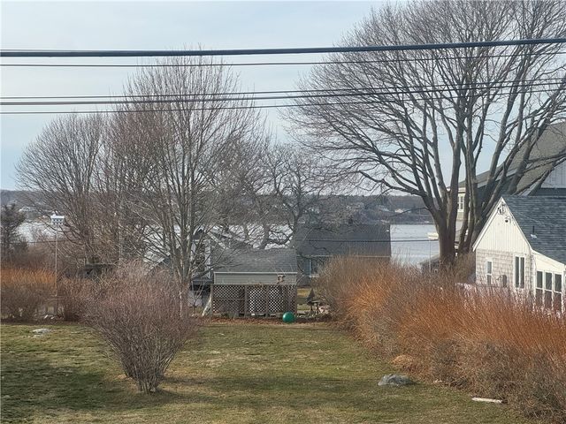 7 White Cap Road, Narragansett, RI 02882
