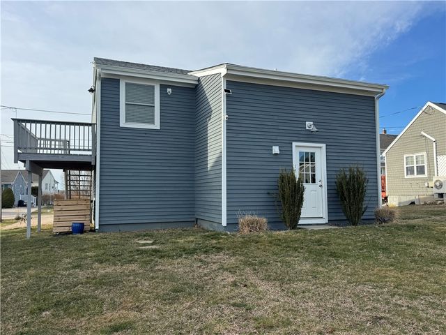 7 White Cap Road, Narragansett, RI 02882