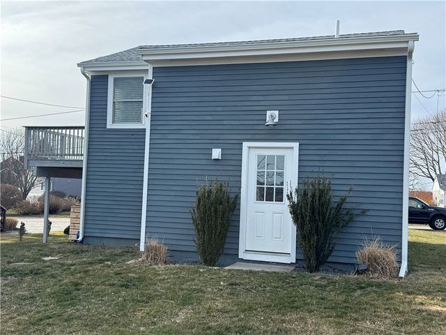 7 White Cap Road, Narragansett, RI 02882