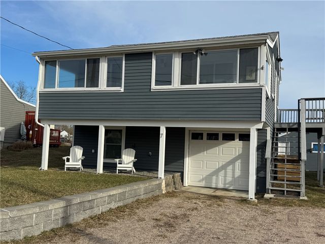 7 White Cap Road, Narragansett, RI 02882