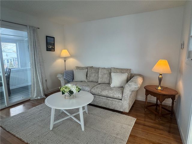 7 White Cap Road, Narragansett, RI 02882