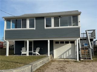7 White Cap Road, Narragansett, RI 02882