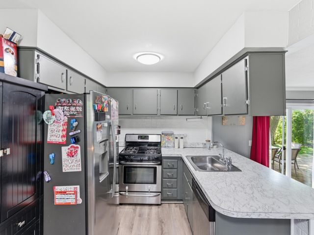 38212 N Rickham Court, Westland, MI 48186