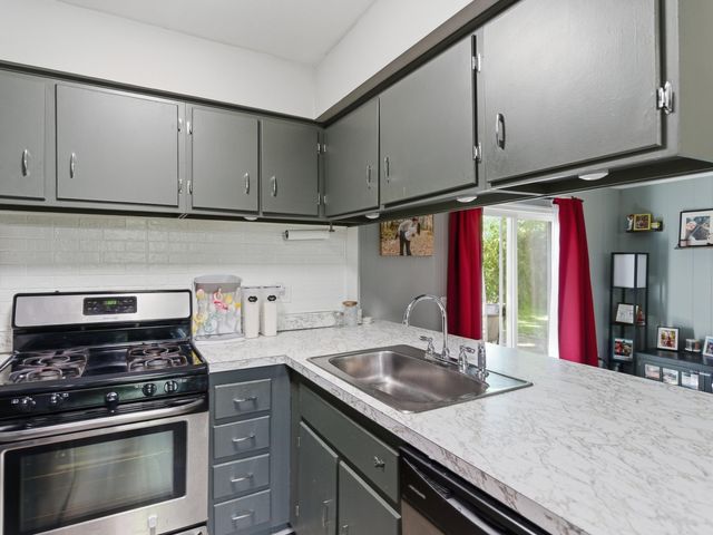 38212 N Rickham Court, Westland, MI 48186
