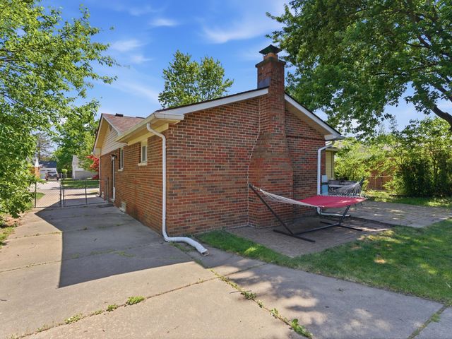 38212 N Rickham Court, Westland, MI 48186
