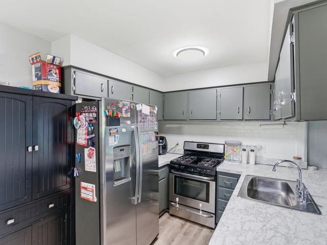 38212 N Rickham Court, Westland, MI 48186