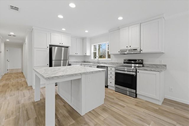 295 N Davis Drive, Fair Play, SC 29643