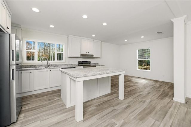 295 N Davis Drive, Fair Play, SC 29643