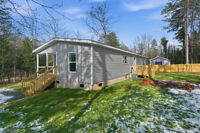 295 N Davis Drive, Fair Play, SC 29643