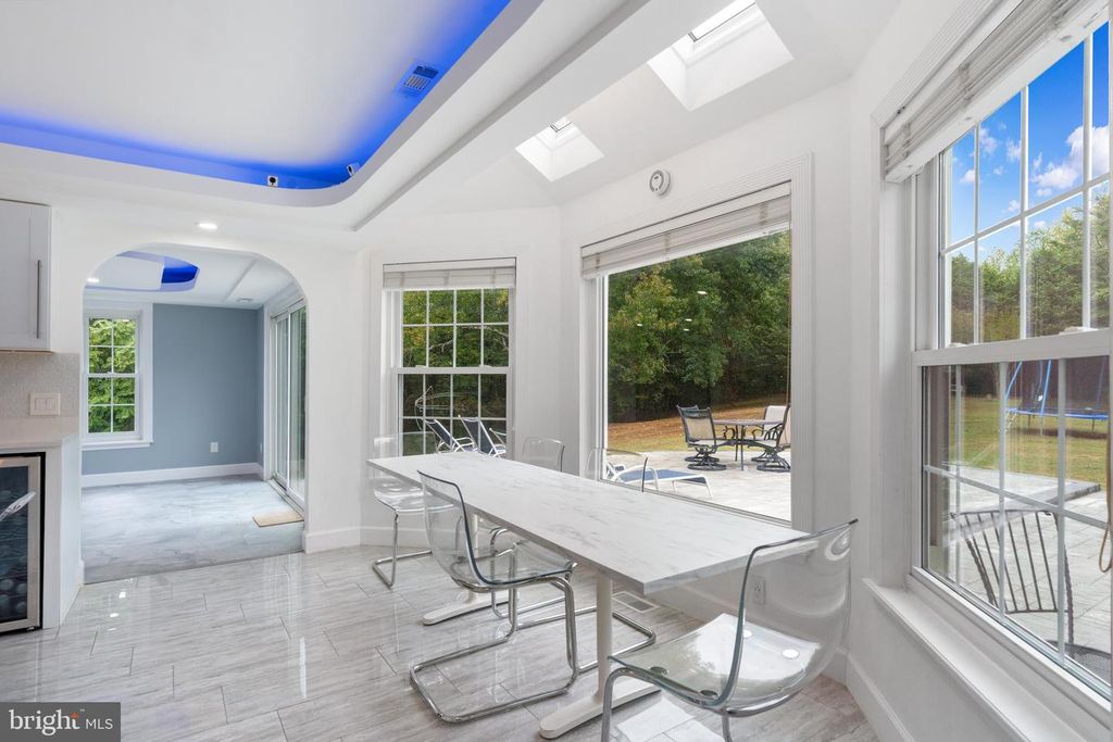 Image 23 of property listing at 19 TWIN SPRINGS DR, Fredericksburg, VA 22407