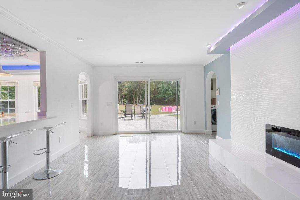 Image 27 of property listing at 19 TWIN SPRINGS DR, Fredericksburg, VA 22407