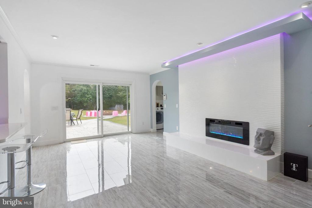 Image 28 of property listing at 19 TWIN SPRINGS DR, Fredericksburg, VA 22407