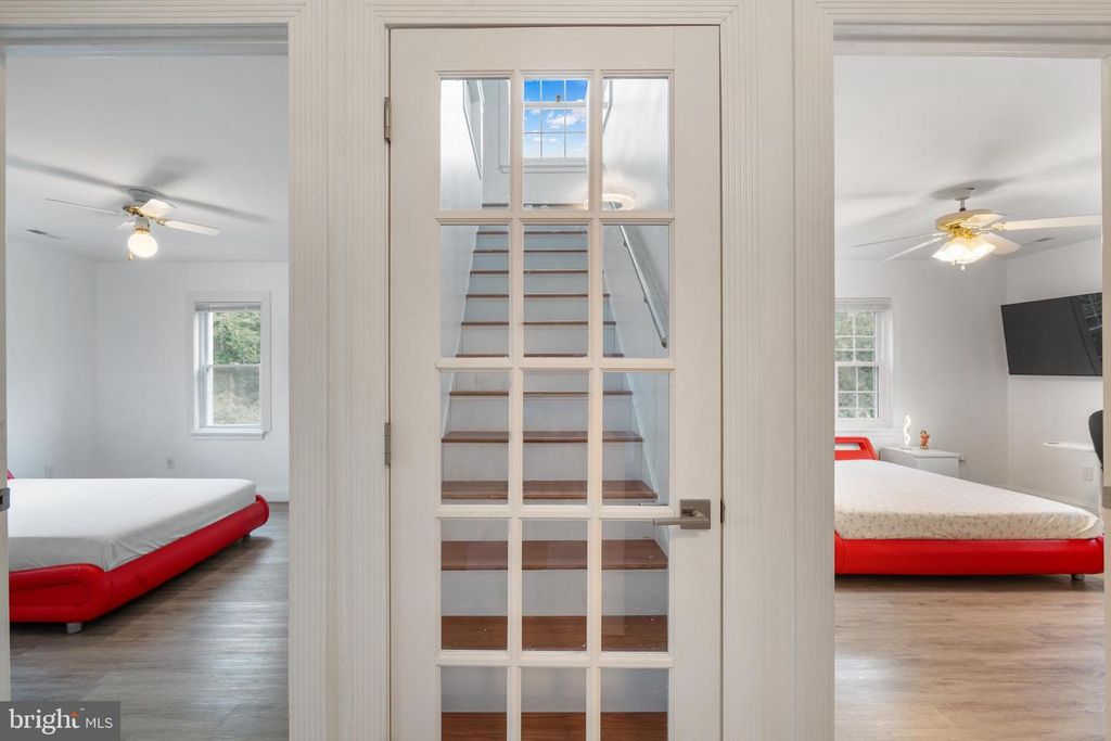 Image 37 of property listing at 19 TWIN SPRINGS DR, Fredericksburg, VA 22407