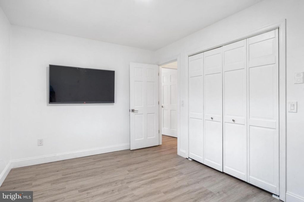 Image 38 of property listing at 19 TWIN SPRINGS DR, Fredericksburg, VA 22407