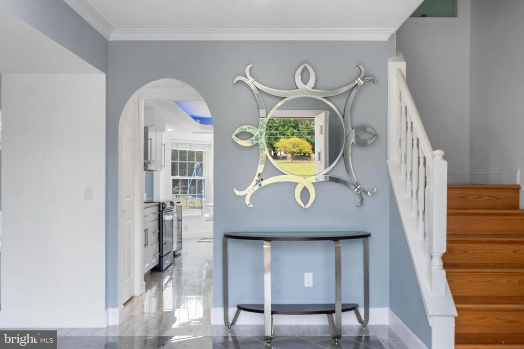 Image 4 of property listing at 19 TWIN SPRINGS DR, Fredericksburg, VA 22407