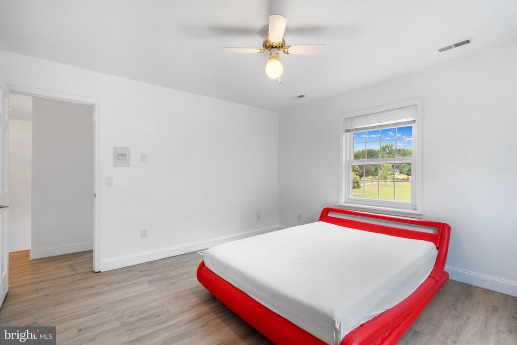 Image 42 of property listing at 19 TWIN SPRINGS DR, Fredericksburg, VA 22407