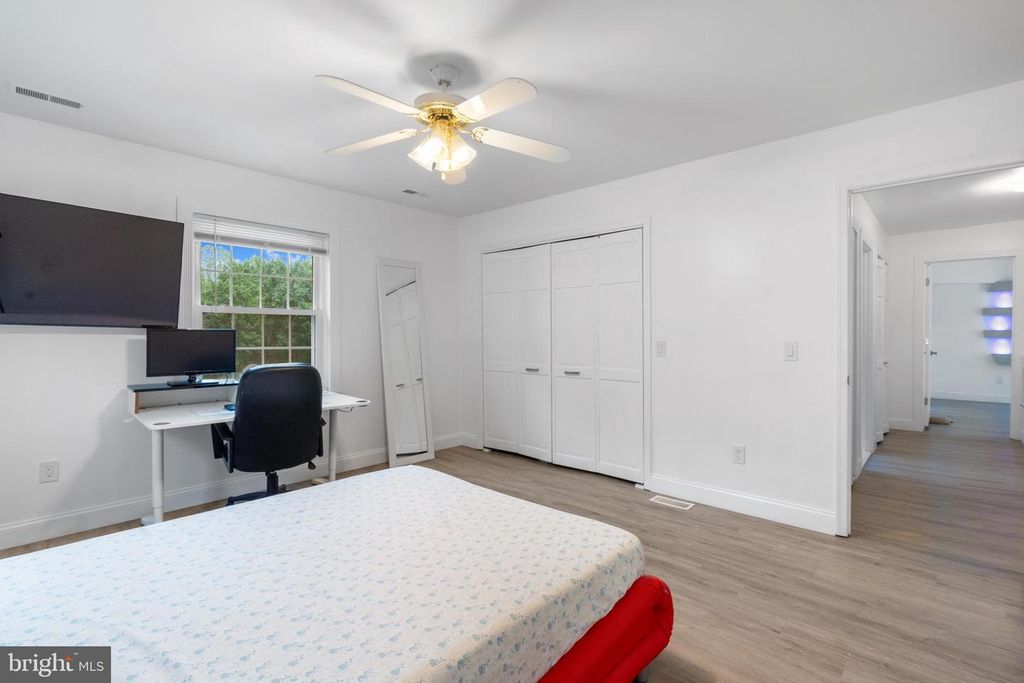 Image 45 of property listing at 19 TWIN SPRINGS DR, Fredericksburg, VA 22407