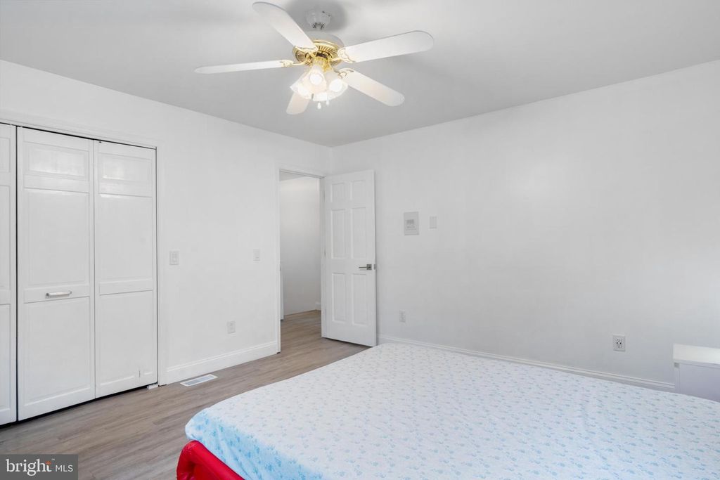 Image 46 of property listing at 19 TWIN SPRINGS DR, Fredericksburg, VA 22407