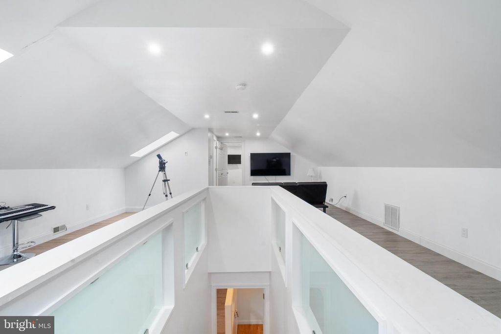 Image 57 of property listing at 19 TWIN SPRINGS DR, Fredericksburg, VA 22407