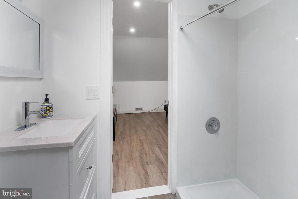 Image 62 of property listing at 19 TWIN SPRINGS DR, Fredericksburg, VA 22407