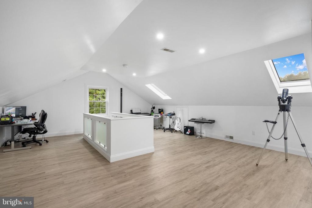 Image 65 of property listing at 19 TWIN SPRINGS DR, Fredericksburg, VA 22407